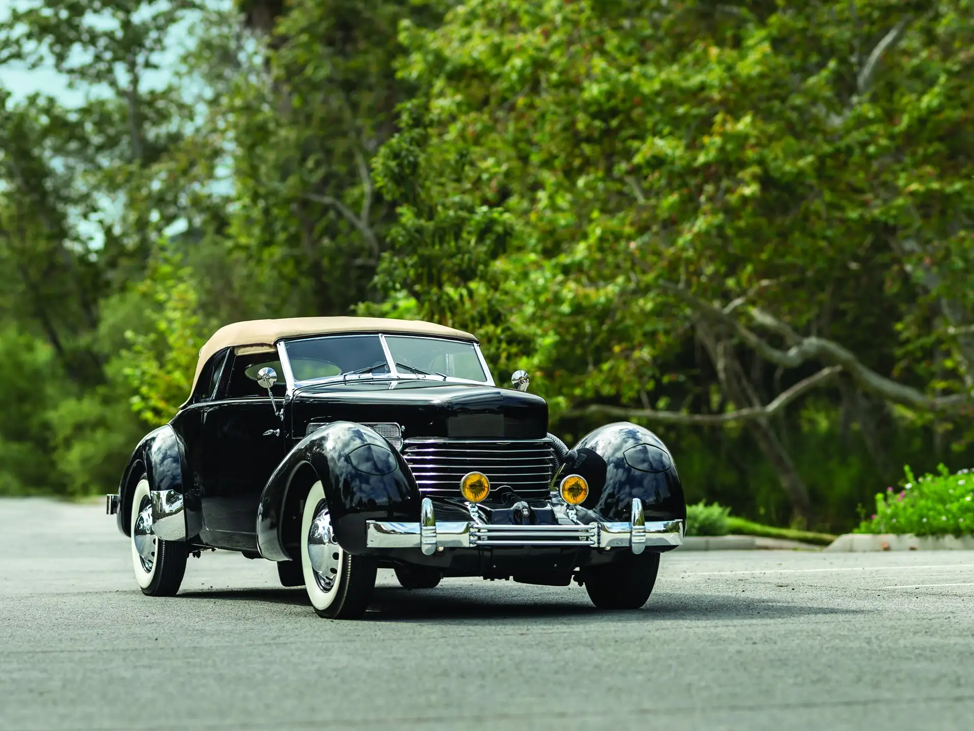 1937 Cord 812 Supercharged